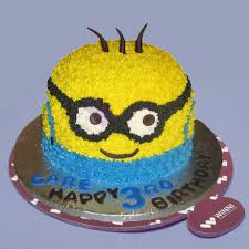 Minion theme cakes would be perfect for teenagers' birthday as well. Order Minion Cake Online For Your Little Minion Send Minion Cake Online Winni