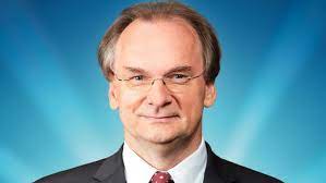 Amtsinhaber reiner haseloff sieht darin eine klare absage an die afd. Heute In Magdeburg Ministerprasident Haseloff Uberreichte Vier Bundesverdienstorden Magdeburger News Das Nachrichtenportal News Rund Um Magdeburg