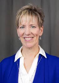 Lora Bennett's Instagram, Twitter & Facebook