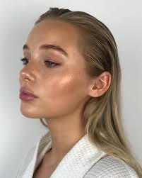 10 Summer Makeup Tips For Any Beauty Beginner Society19 In 2020 Makeup Looks Dewy Makeup Natural Summer Makeup