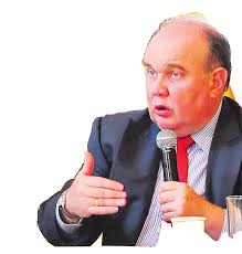 INICIAN RECOLECCIÓN DE FIRMAS PARA VACARLO POR INEPTO PARA EL SILLÓN  MUNICIPAL