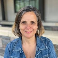 Eloise Porter's Instagram, Twitter & Facebook