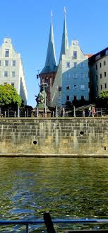 view of st nicolas church the oldest church in berlin it was mainly destryed in wwii and has been restored and c berlin fotos berlin heute leben in berlin