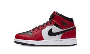 Air Jordan 1 Mid Gs Chicago Black Toe 554725 069 2020 In 2020 Air Jordans Black Toe Jordan 1 Mid