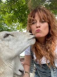 Lauren Braddock Revisits Paul McCartney's “Junior's Farm” Through her  Latest Song “The Green, Green Grass of Junior's Farm”