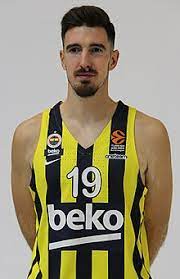 Bi oyun kurucunun en büyük. Nando De Colo Vikipedi
