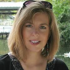 Darlene Farmer's Instagram, Twitter & Facebook