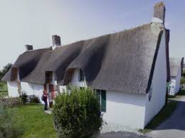 Informations et liens utiles, liens internet, h�bergement, lieux touristiques, restauration, artistes de la r�gion. Heimatmuseum La Chaumiere Brieronneein Museum Oder Ein Ausstellungszentrum Kleines Landliches Kulturerbe Kulturerbe Schloss Monumente Megalith St Joachim