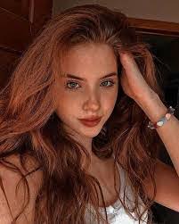 Cara Rowley's Instagram, Twitter & Facebook