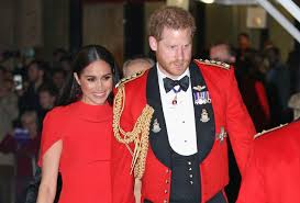 Prinz harry und schauspielerin meghan markle zeigen ihre liebe der ganzen welt. Trennung Von Meghan Markle Prinz Harry Kehrt Nach Grossbritannien Zuruck Doch Ohne Meghan News De