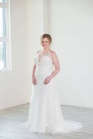 Plus Size Halter Neck Wedding Dress Sparkly Lace Appliques Open Back Fitted Lace We Plus Size Wedding Gowns Sparkly Wedding Dress New Wedding Dress Indian