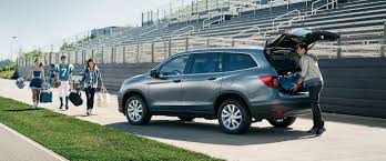 The honda is about four inches longer, three inches wider and three inches taller than the toyota, meaning it will take up a little more space in your garage. 2019 Honda Pilot Vs 2018 Toyota Highlander Near Wall Nj Coast Honda