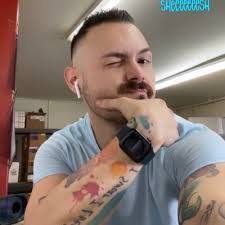 Jonathan Pendleton's Instagram, Twitter & Facebook