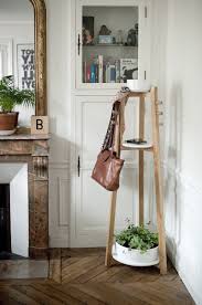 Porte Manteau Design Idees Pour Amenager Un Couloir Classe Porte Manteaux Meuble Retro Idees De Decor