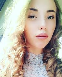 Anna Kot's Instagram, Twitter & Facebook