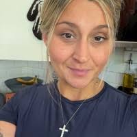 2400+ perfiles de «Armel»