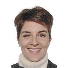 Lori Grindle's Instagram, Twitter & Facebook