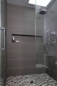 Design baie modernă design interior rezidențial. 3 Modele De Bai Mici In Stil Minimalist 6 Bathroom Design Small Modern Budget Bathroom Remodel Bathroom Interior Design