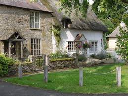 Picture By Mick Smith C Cottages In Bretforton Village Worcestershire An Attractive Village In The C English Country Cottages Thatched Cottage English Cottage