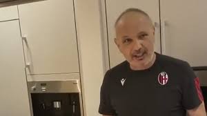 Film siniša mihajlović fk crvena zvezda pjerfrančesko favino. Pink Rs Sok Detalji Mihine Knjige Kleopatra Mu Pre 25 Godina Predvidela Bolest I Ne Samo To