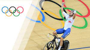Mark cavendish ended his long wait for an olympic medal after taking silver in the omnium race in rio, with italy's elia viviani taking the gold medal. Italy S Viviani Wins Gold In Men S Omnium Track Cycling Race Youtube