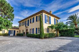 Frankreich ist nicht nur ein beliebtes urlaubsland, deutsche kaufen sich dort auch sehr gern immobilien. Ferienhaus Sudfrankreich Luxuriose Cote D Azur Provence Landmark
