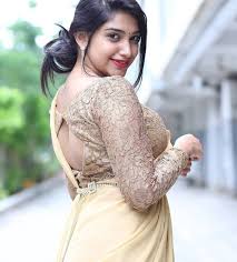 Many indian women are characterized by great physical features such as long black hair, perfectly arched eyebrows, and broad eyes. Pin By Ghulam Abbas On Women Beautiful Women Naturally Beautiful Girl Indian India Beauty Women
