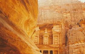 Rezervarea online cu planet of hotels este o modalitate ușoară de a. Petra The Hidden Treasure Of Jordan