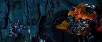 I always think of this scene when i hear this song! Bumblebee Irritado Con El Comentario De Drift Transformers Prime Bumblebee Transformers Bumblebee Bumble Bee