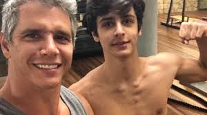 Após descobrir que a mulher, andréa santa rosa, engravidou do quarto filho, márcio garcia decidiu fazer vasectomia. Filho Gato De Marcio Garcia Rouba A Cena E Exibe Tanquinho Todo Definido