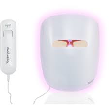 Why We Love The Neutrogena Light Therapy Acne Mask Lookfantastic