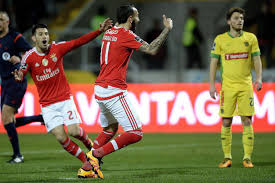 Sl benfica video highlights are collected in the media tab for the most popular matches as soon as video appear on video hosting sites like youtube or dailymotion. Benfica Vence Em Pacos E Pressiona Sporting I Liga Sapo Desporto