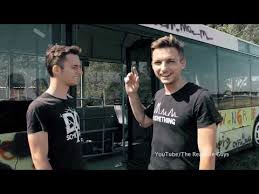 Jetzt meldet er sich mit seinem zwillingsbruder johannes. The Real Life Guys Von Gott In Den Arm Genommen Youtube