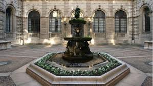Contacts Intesa Sanpaolo