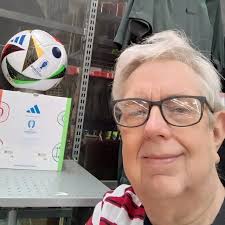 Estos camiones literalmente volaban por las autopistas a los diferentes  Estados de Venezuela a entregar los periódicos. Quién recuerda haberlos  visto?