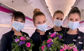 Wizz air е унгарска нискотарифна авиокомпания, базирана на летище ференц лист в будапеща. Wizz Air Bekraftigt Den Internationalen Frauentag Indem Es Das Versprechen Bekraftigt Mehr Frauen In Fuhrungs Und Pilotpositionen Einzustellen