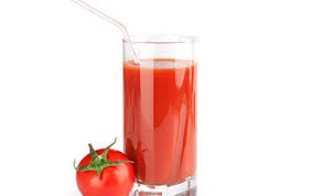 Untuk memaksimalkan kebaikan buah tomat, minumlah dalam bentuk jus. Nggak Disangka Tomat Dan Buah Pir Ternyata Bisa Bantu Turunkan Berat Badan Loh