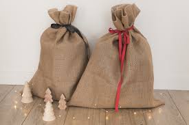 Coudre Une Hotte De Noel Tutoriel Zero Dechet Lalouandco En 2020 Sacs De Noel Creations En Toile De Jute Coudre