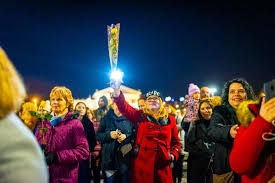 Hétfőn folytatódott a tüntetés az életért és a szabadságért című demonstráció budapesten, a hősök terén, ahol a rendőrök, akárcsak. A Ferfiaknak Is Jobb Egy Olyan Vilagban Ahol Jobb A Noknek Nonapi Tuntetes A Hosok Teren 24 Hu