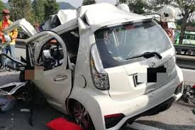 Senarai kedai pembekal bahan kek dan peralatan pastri. Tiga Maut Selepas Kereta Langgar Belakang Lori Semasa Mstar