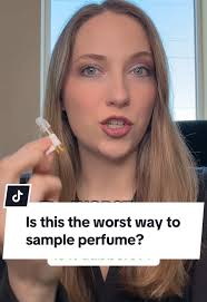 La peor forma de probar perfumes