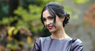 Non a caso caterina balivo ha scelto questo look rosa, come lei stessa ha affermato sul suo profilo social i capelli rosa sono come omaggio alle donne dello. Caterina Balivo Non Ho Amici In Tv Solo Una Persona Mi Ha Teso La Mano