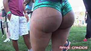Rave Candid - Nice Booty