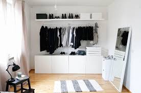 How To Declutter Your Room In 15 Minutes Ikea Schlafzimmer Ikea Kleiderschrank Schlafzimmer Inspirationen