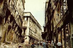 Um incêndio deflagrou esta noite num prédio na rua morais soares, na zona de arroios, em lisboa, causando dois feridos graves, ao que a tvi conseguiu apurar no local. Descubriendo Ciudades Lisboa 25 De Agosto De 1988 El Chiado Se Quema