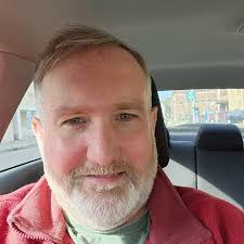 أعد إيوان كريد يعرف عن الصانع، لكن مايلز تيلر يحتاج إلى لعب الصانع. الدورة  الشهرية