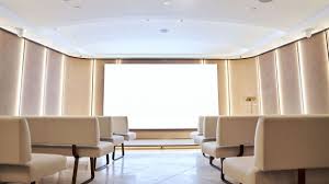 So for the last week i've been surfing on the web for salons in my area and mimi's was the only shop in lima with every positive review so i called and booked a appointment. Harrods Eroffnet Letzte Phase Der Beauty Hall So Sieht Londons Neue One Stop Beauty Adresse Aus