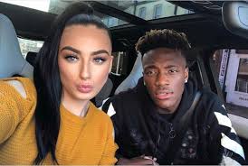 Tiền đạo đang khoác áo clb bordeaux, samuel kalu đã bị đột quỵ trong trận đấu với marseille tại vòng 2 ligue 1. Abraham S Girlfriend Tips Chelsea Star For Future England Relevance Megasports