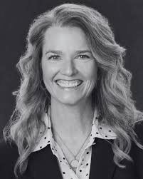 HBD to sweet Erin- dancer extraordinaire and future yoga teacher! She's a  bundle of radiant light and joy, so send some of that her way when you see  her at the desk