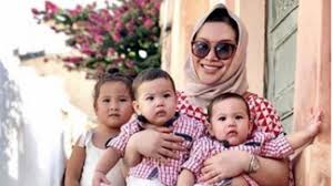 Join facebook to connect with bung mokhtar and others you may know. Bung Moktar Sibuk Upah Pengasuh Tolong Zizie Ezette Uruskan Anak Tempatan Hiburan Trending Cari Infonet